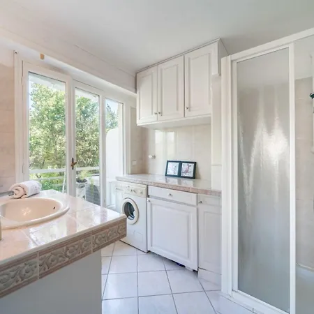 2 Bedroom Close To The Center Of * Cannes